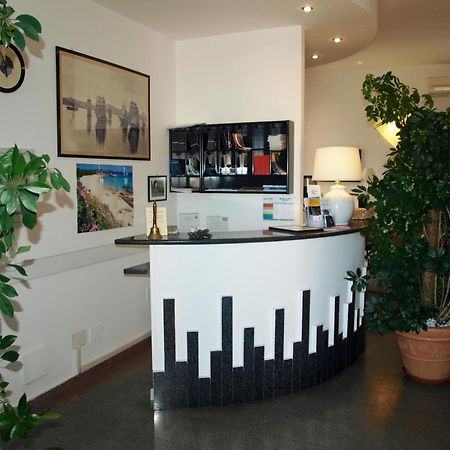 Hotel La Conchiglia La Maddalena  Buitenkant foto
