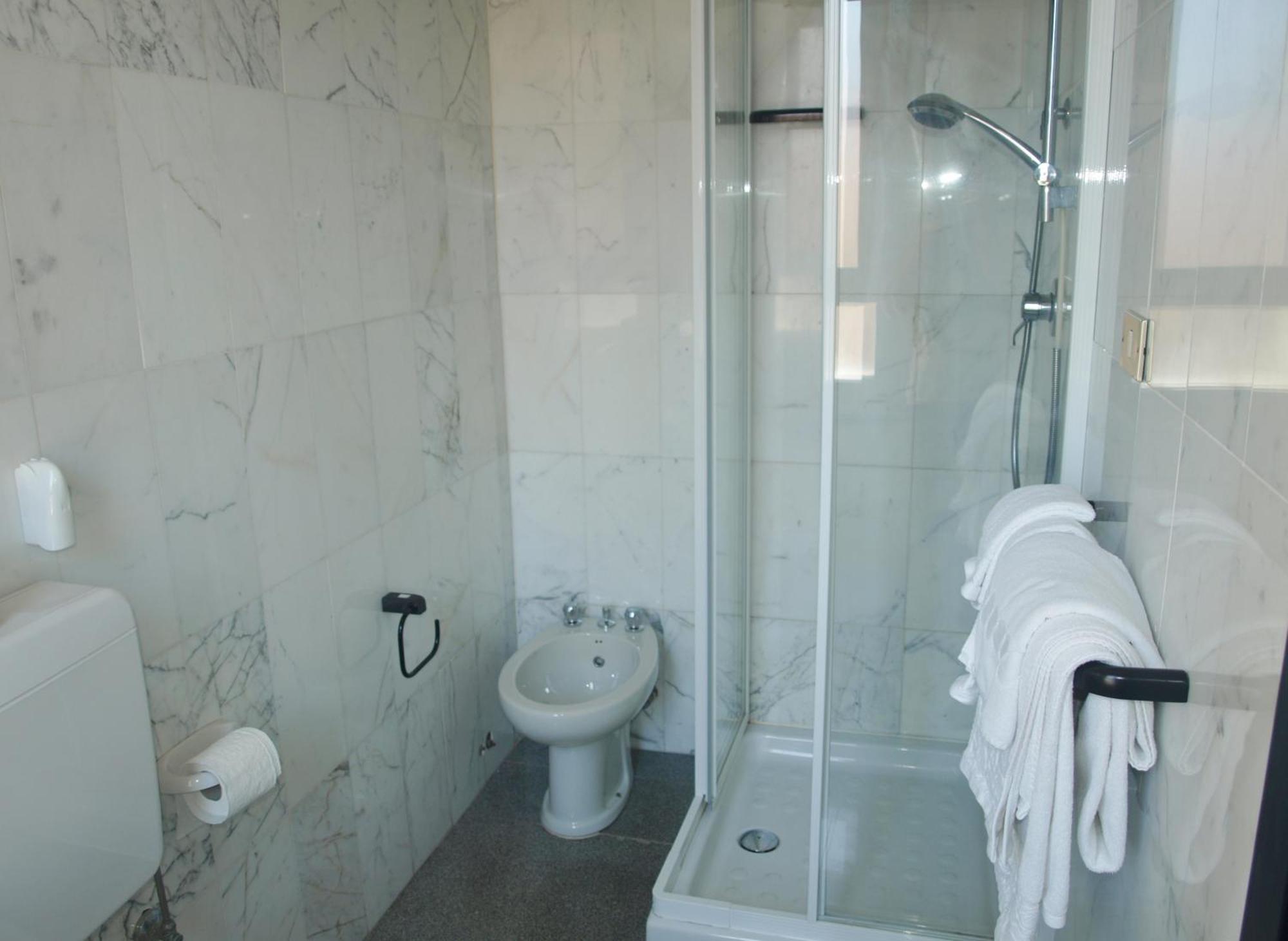 Hotel La Conchiglia La Maddalena  Kamer foto
