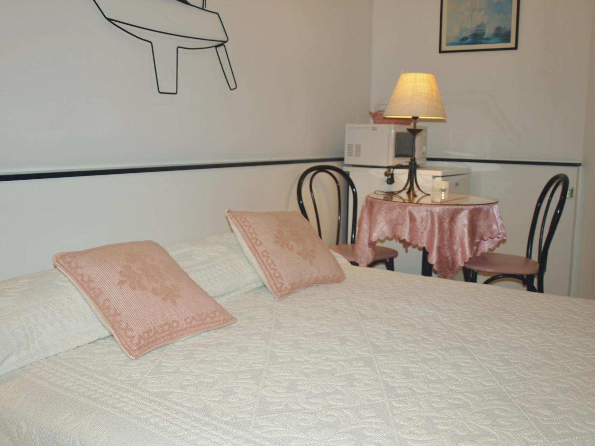Hotel La Conchiglia La Maddalena  Kamer foto