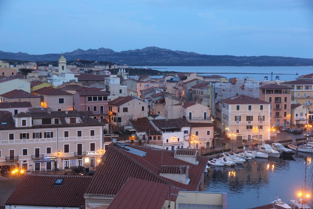 Hotel La Conchiglia La Maddalena  Buitenkant foto