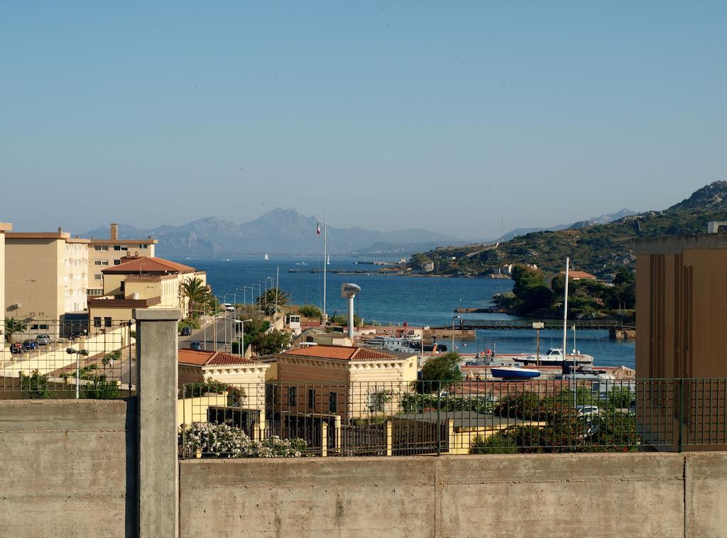 Hotel La Conchiglia La Maddalena  Buitenkant foto