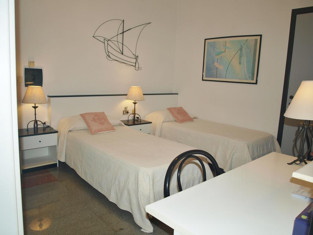 Hotel La Conchiglia La Maddalena  Kamer foto