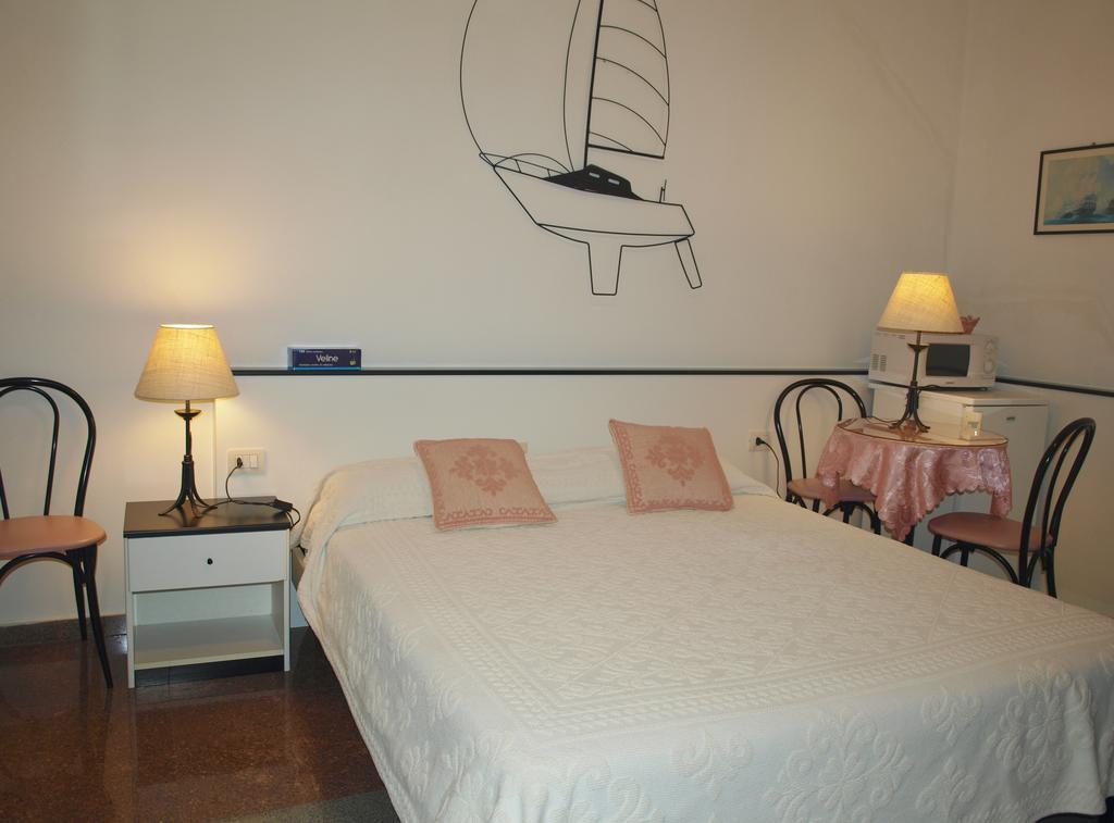 Hotel La Conchiglia La Maddalena  Kamer foto