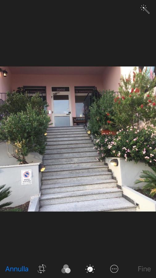 Hotel La Conchiglia La Maddalena  Buitenkant foto