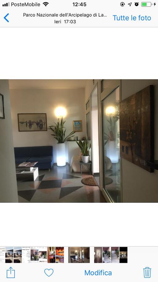 Hotel La Conchiglia La Maddalena  Buitenkant foto